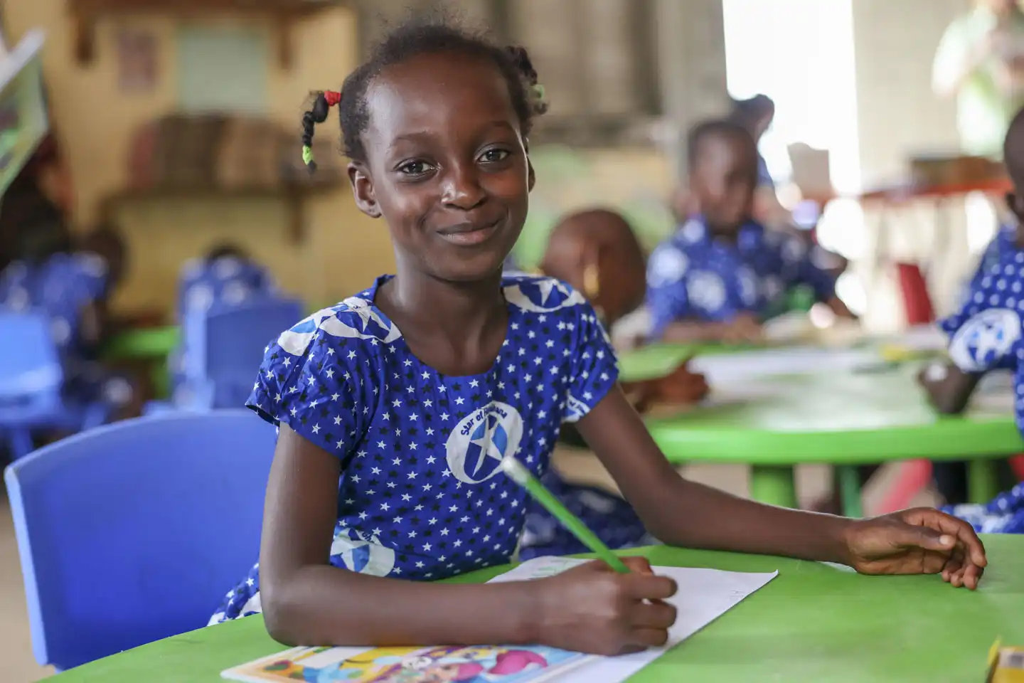 Barn i klassrum i Moree, Ghana.